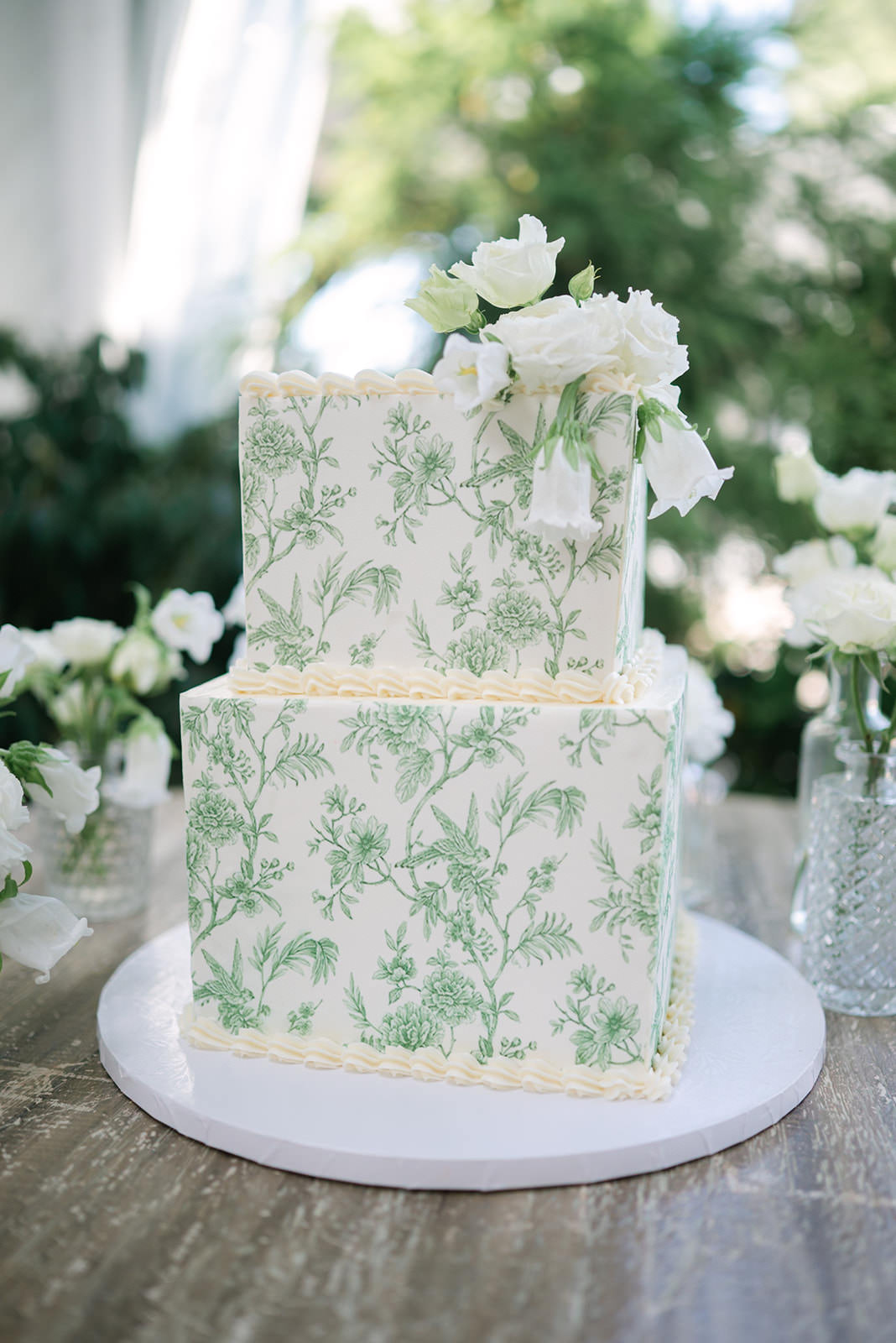 Wedding Cake at Jupiter Hotel in Portland, OR