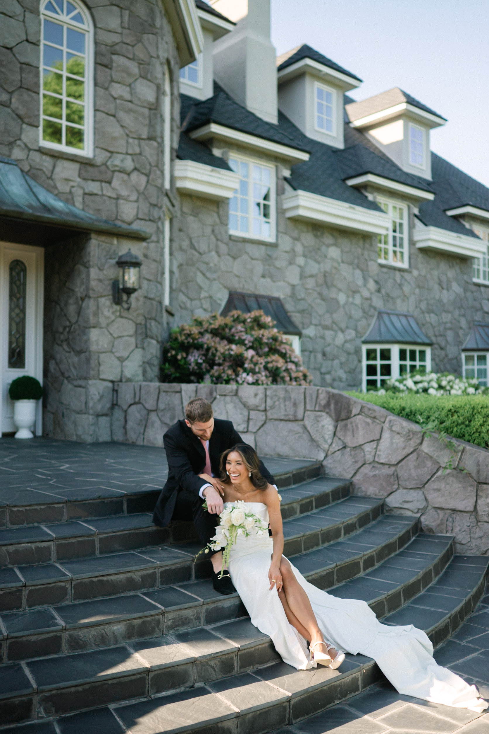 Bride and groom at a Chateau de Michellia wedding in Salem, Oregon